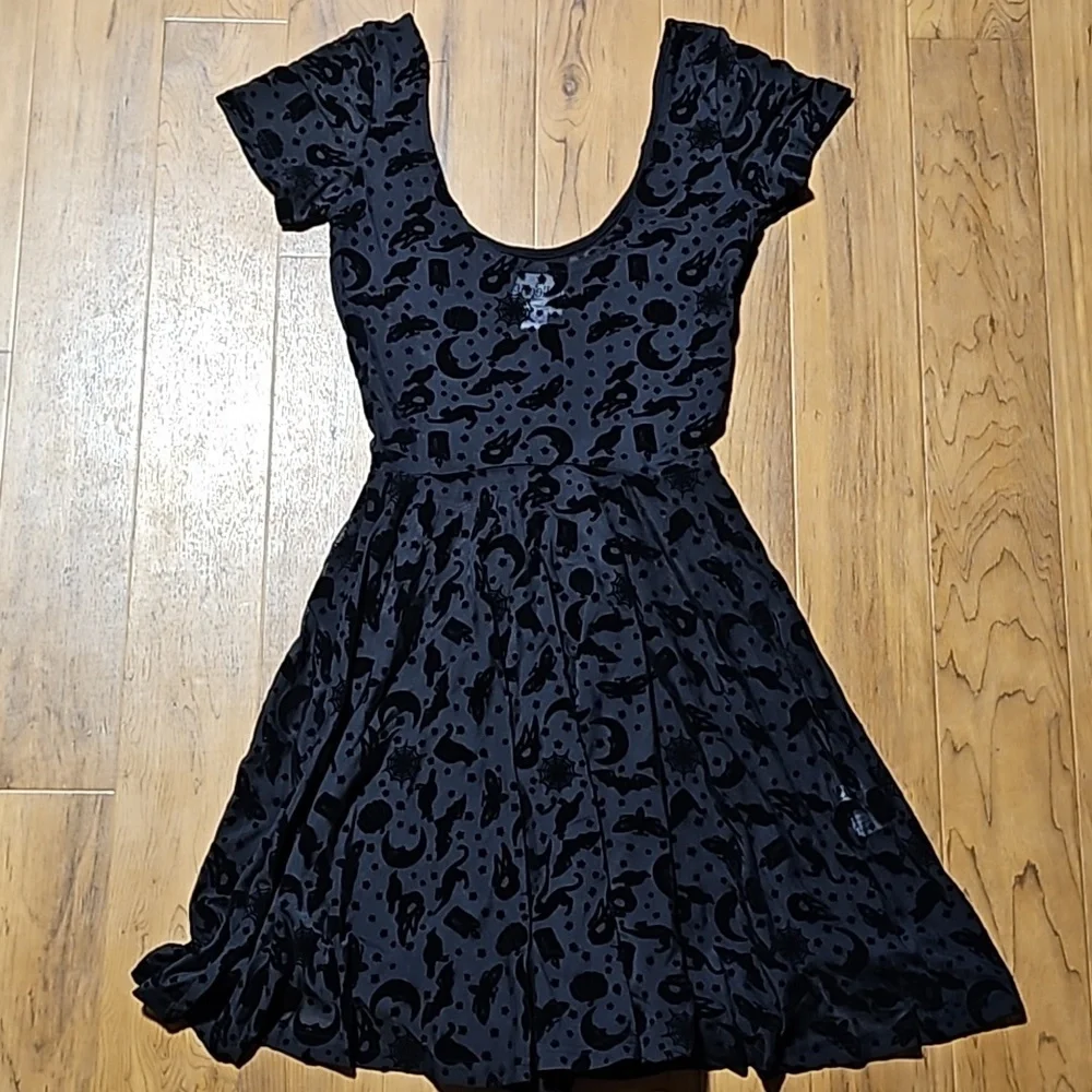 Collectif Spooky Mesh Dress - Picture 12 of 12